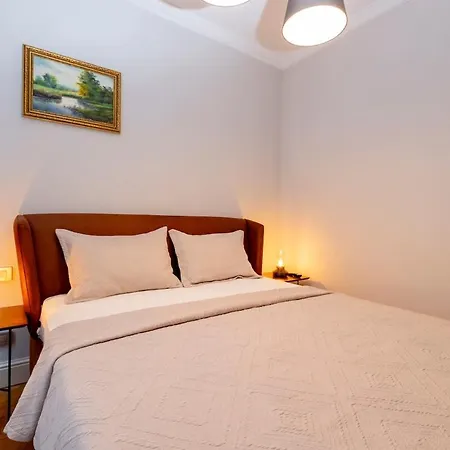 One-bedroom In Taksim Apartment